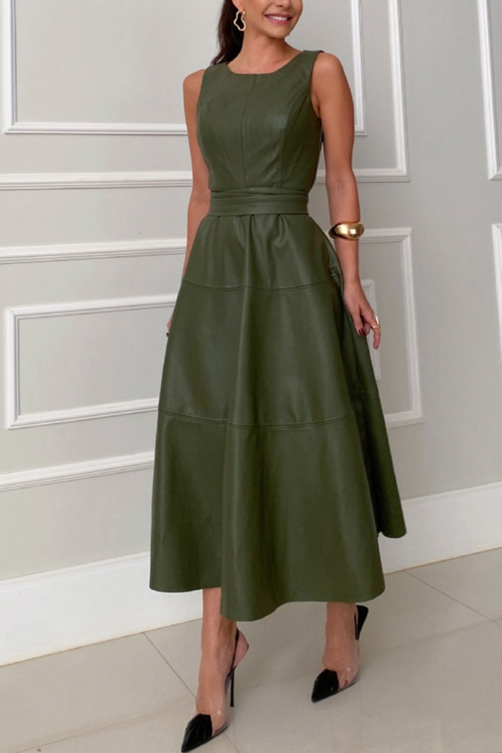 Round Neck Sleeveless Midi Dress